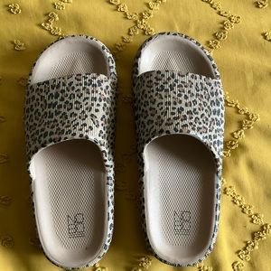 Animal Print Platform Slides